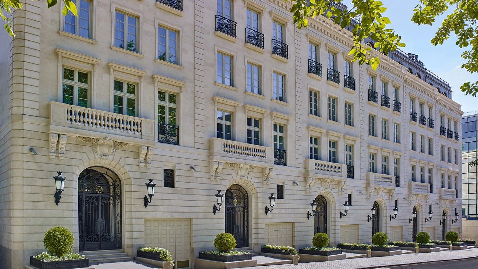 Noble Row — фотография комплекса